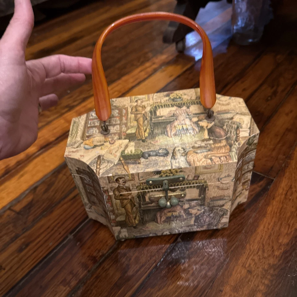 Cartera Decoupage Vintage Anton Pieck Victoriano Dometic Escena Ciudad Mango Lucite Foto 2 de 4