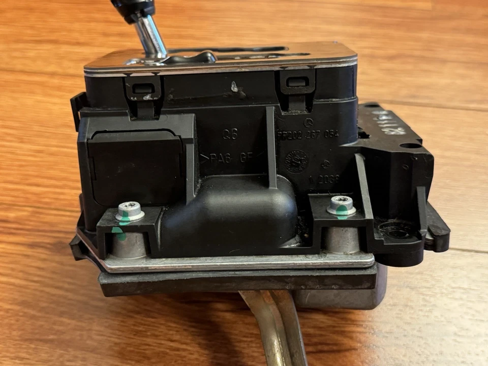 Selector de palanca de cambios de piso OEM 2000-2003 Mercedes-Benz CLK320 CLK430 CLK55  Foto 4 de 4