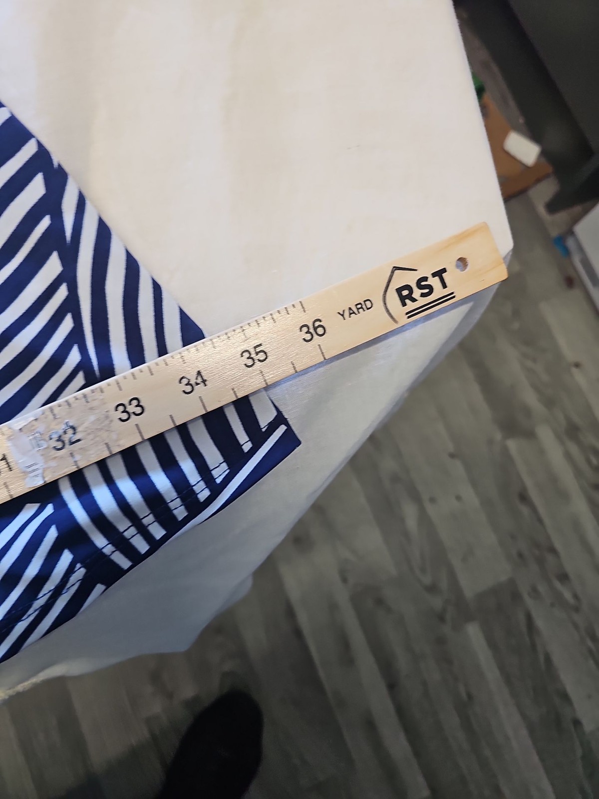 Friends Like These Blue and White Abstract Geometric Midi Dress AA924 image 9