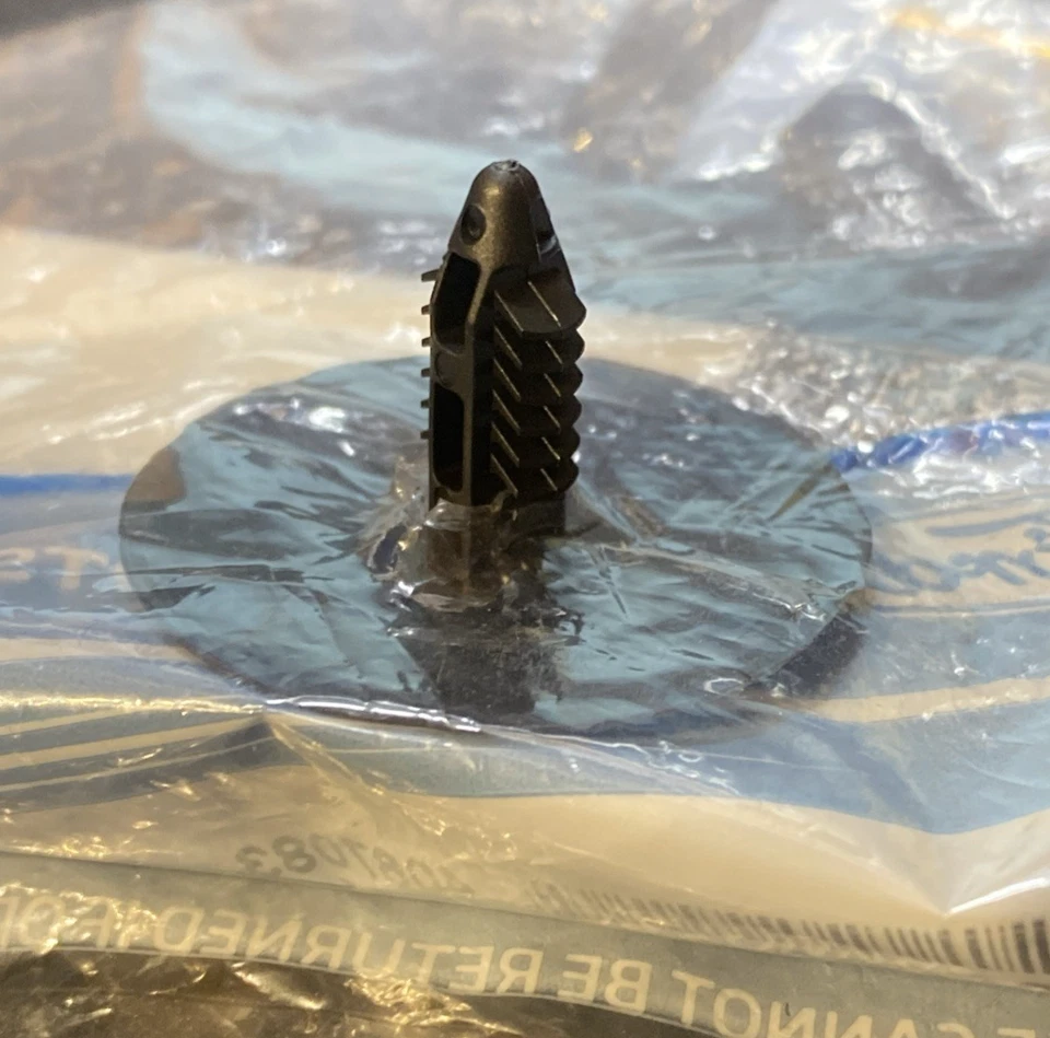 FORD OEM Fender-Insulator Retainer W705002-S300 one piece - Image 2 of 4