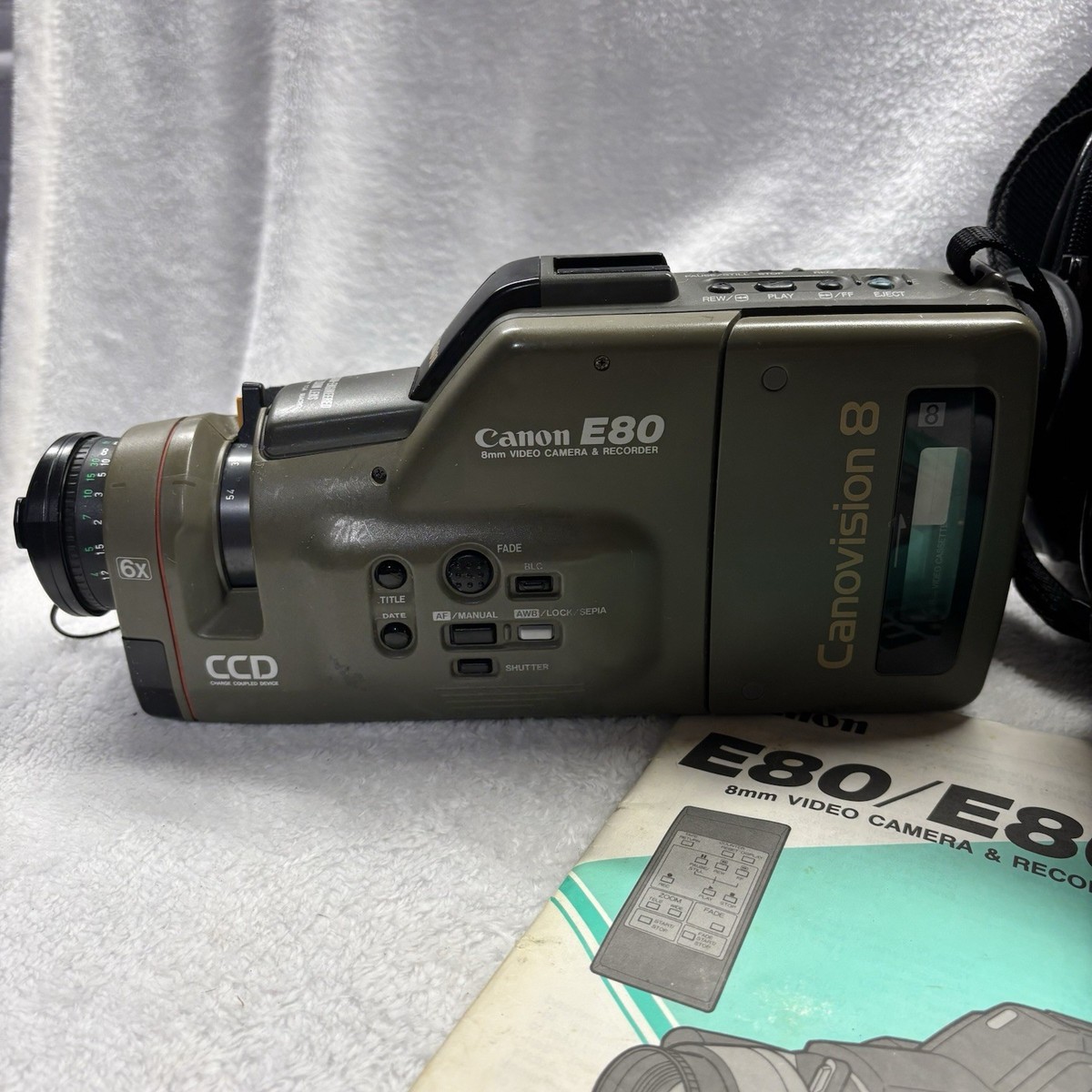 昭和レトロ8mmビデオカメラ本体Canon E80 Canon E80 AF Zoom Lens Camcorder Canovision 8mm w/ Batteries