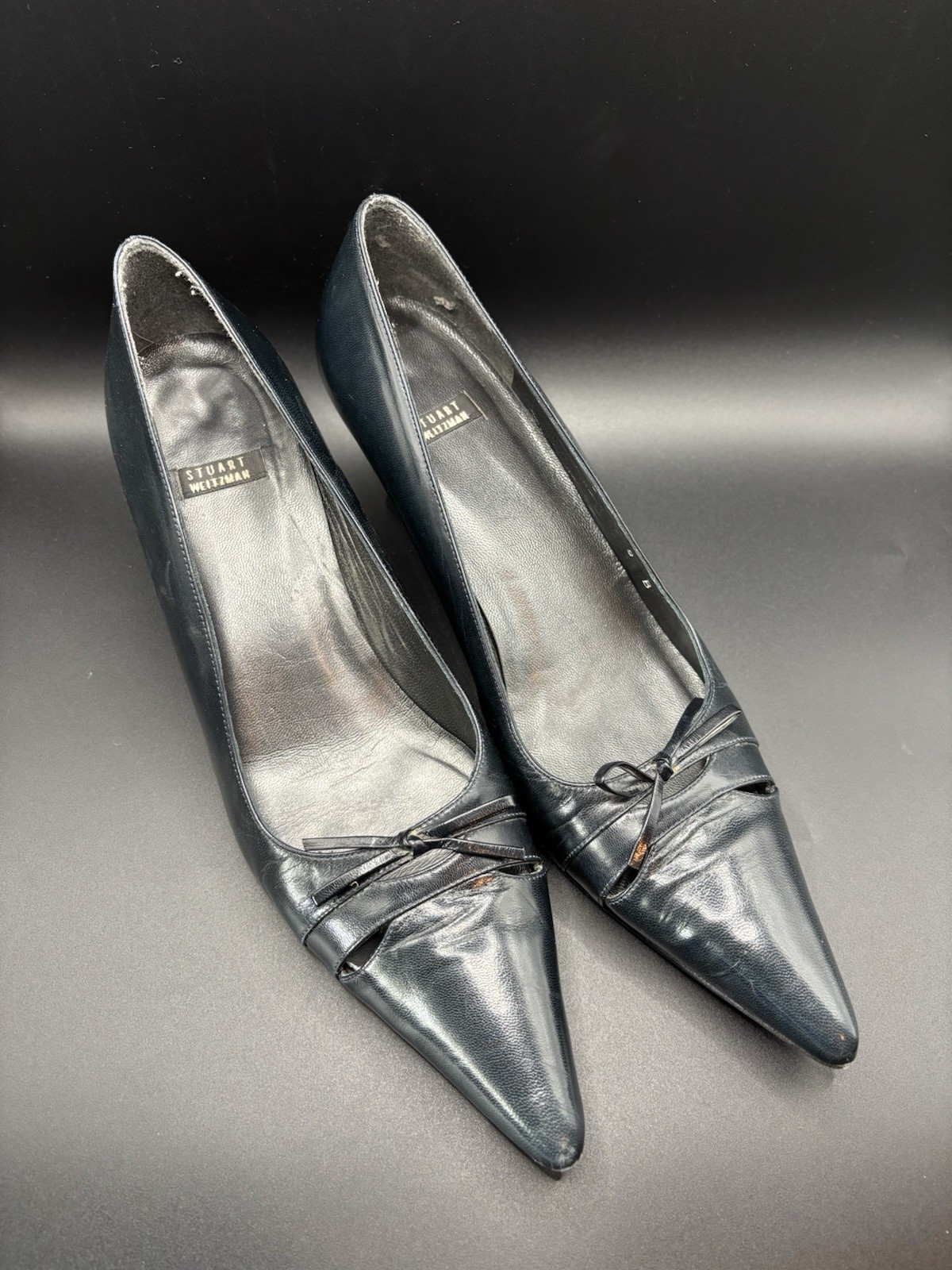 Stuart Weitzman Black Leather Pointed Toe Heels Women’s Size 8 Bow Accent Pumps