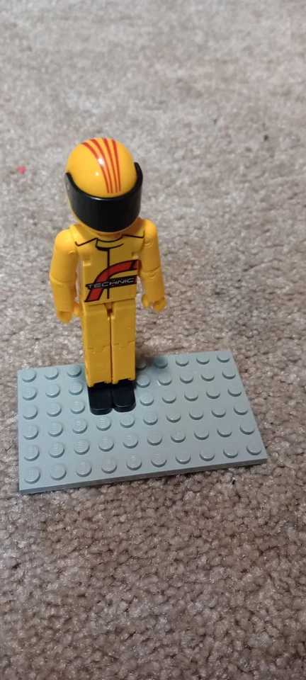 LEGO Technic Power Puller Figure w/ Yellow Helmet & Visor - 8457 Vintage 2000 - Image 2 of 4