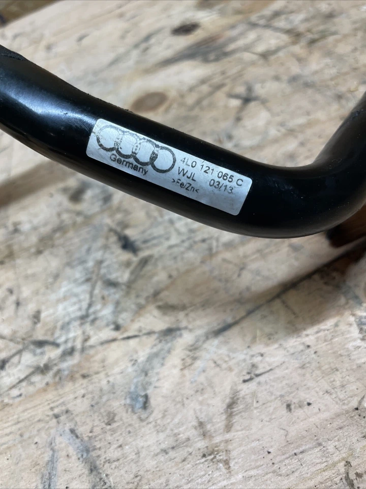 Audi Q7 2011-2015 3,0 L tubo de refrigerante a radiador 4L0121065C Foto 2 de 4