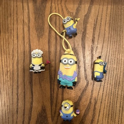 Minion Figures Lot PVC Plastic Thinkway Toys 1  to 2  plus guy on string. 
