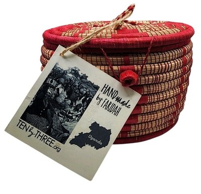 New 4.5'' w/ Tag Red Oval Ten By Three Handmade Straw Basket w/ Lid From Uganda 