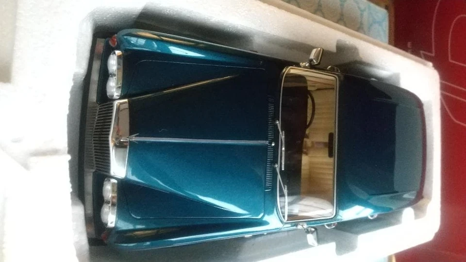  GT Spirit 1/18 Bentley T2 Continental 1977 GT091 modelo de resina azul pavo real  Foto 3 de 4