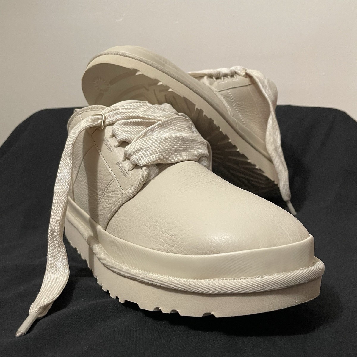 UGG Men\'s Neumel Broken Logo Chukka Boots White, Size 9 Amazon.com | UGG Men main image 2