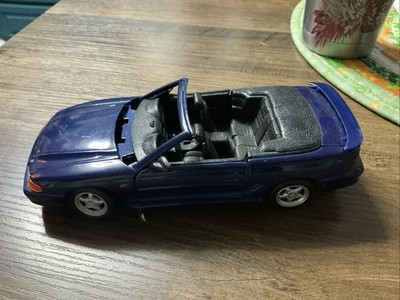 Maisto - 1994 Ford Mustang GT Convertible Blue - 1:24 Diecast - No