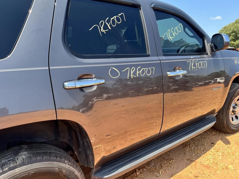 Console Front Floor Fits 10-14 SUBURBAN 1500 104857223 - Image 4 of 4