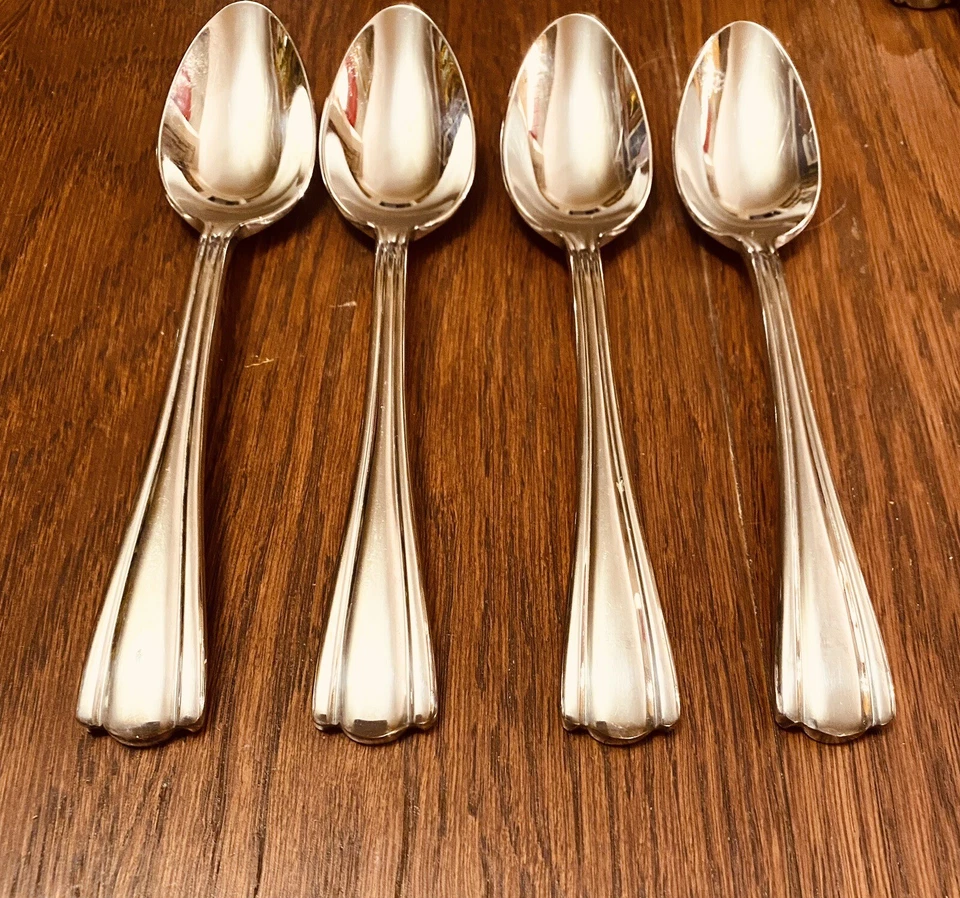 Farberware Seaside Brillante 18/10 Crestas de Acero Inoxidable 4 Plazas Ovaladas Cucharas de Sopa 7 3/4" Foto 2 de 4