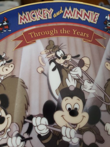 Mickey And Minnie Through The Years Decorative Plate Set. - Picture 4 of 21