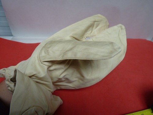 Original WW2 British Army Gunners Winter White Gloves - 1942 - Picture 12 of 12