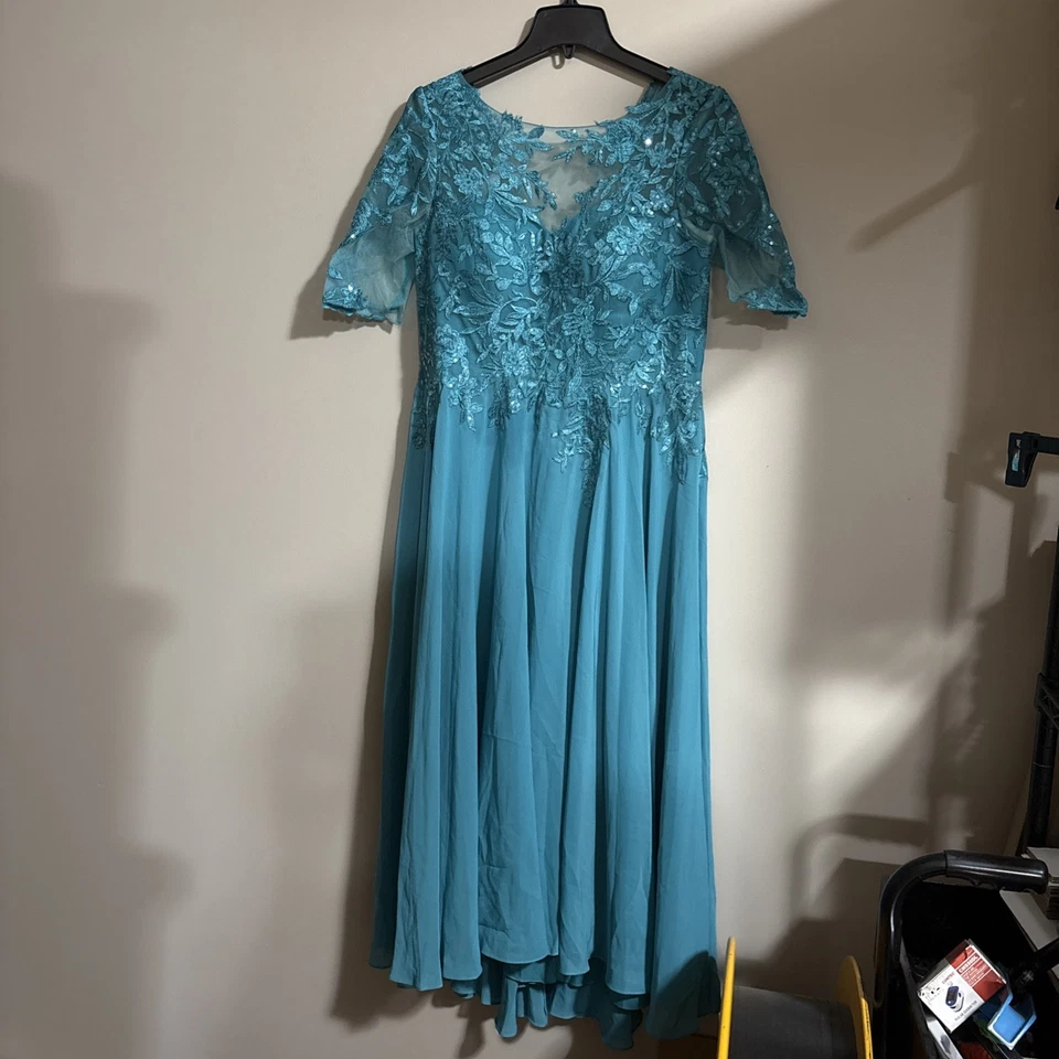 asymmetrisches Spitzen Chiffon Abendkleid - Bild 4 von 4