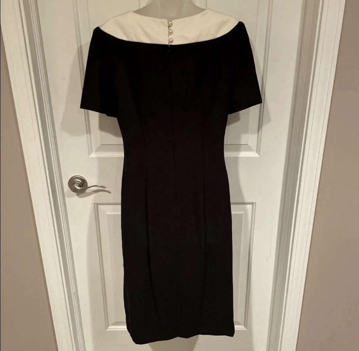 OFF WHITE Abito Anne Klein taglia 8 nero bianco sporco ricamato scollo a scoop foderato in ottime condizioni 88