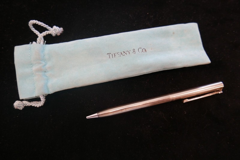 VINTAGE TIFFANY AND CO STERLING SILVER BALL POINT PEN WITH FELT BAG