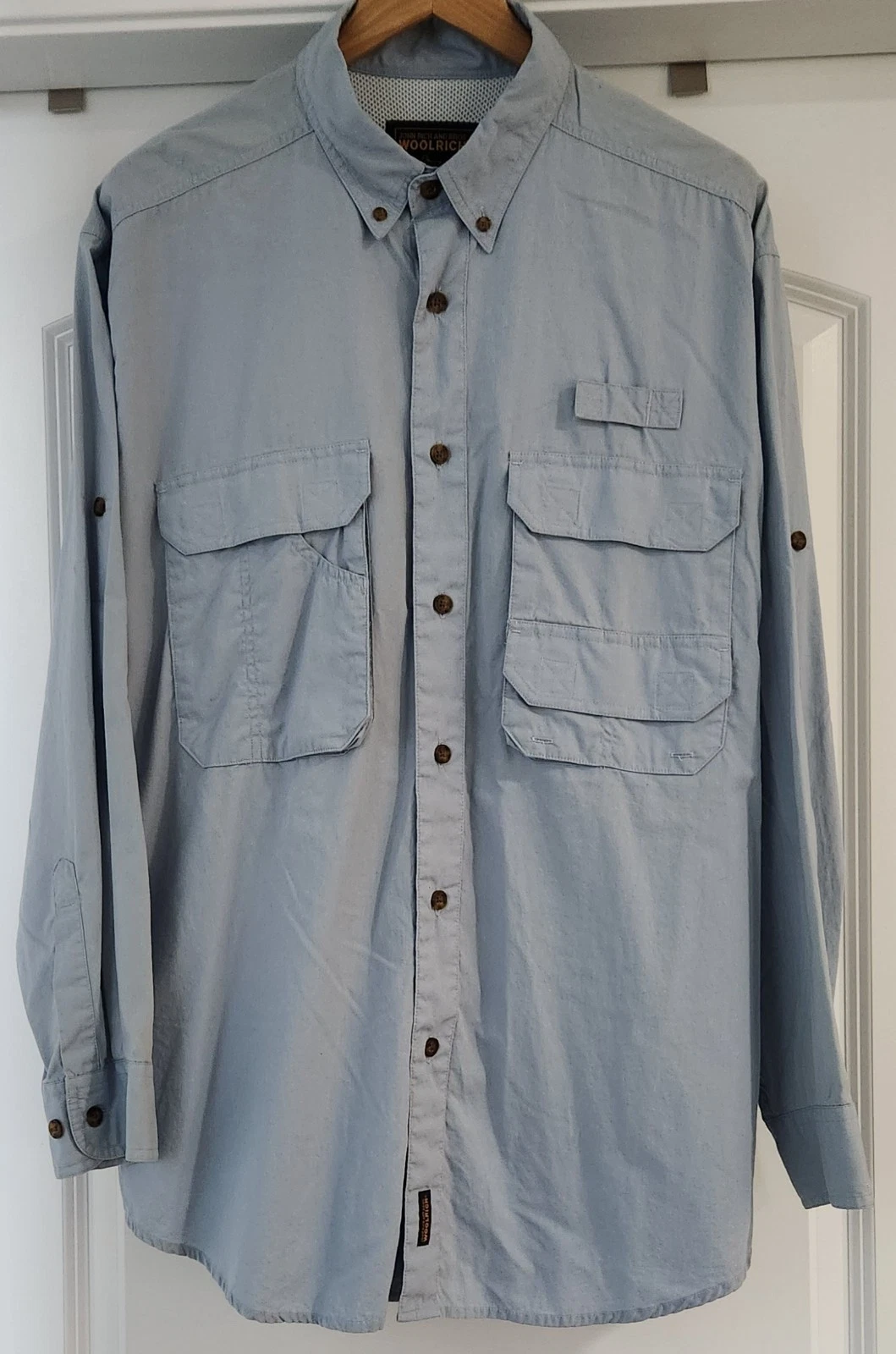EUC Men's Woolrich Vented Fishing/Hiking/Guide/Outdoor Shirt in Sky Blue; Large