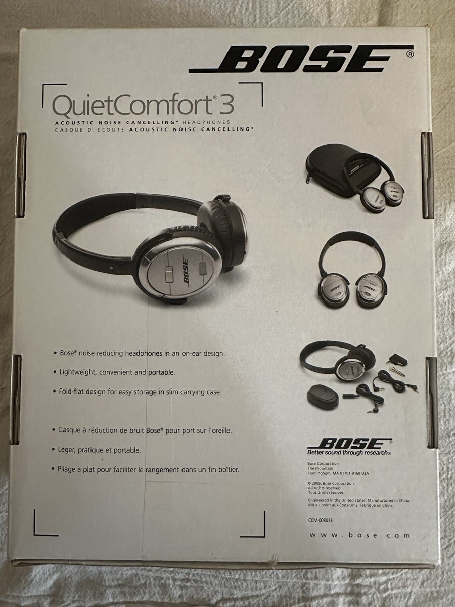 BOSE QuietComfort 3 Acoustic Noise Canceling Headphones Never Used