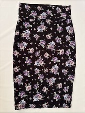 BEBE Size M Women  s Pull On Pencil Floral Skirt Stretch