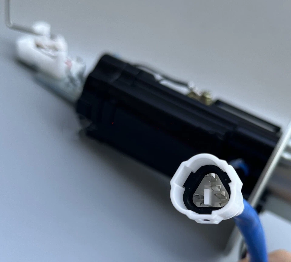 CONJUNTO DE BOMBA DE COMBUSTIBLE PARA SUZUKI 2006-2007 GSXR600 GSXR750 OEM REMITENTE DE COMBUSTIBLE GASOLINA GAS Foto 2 de 4