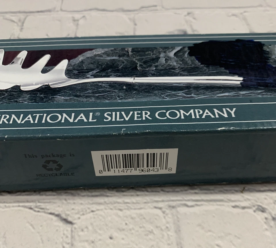 Cuchara cucharada de pasta International Silver Company plateada diseño rapsodia nueva en caja Foto 3 de 4