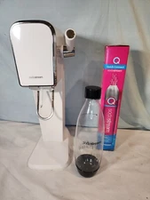Sodastream, "Art" Soda Machine/Bottle/New Co2 Canister, NICE!