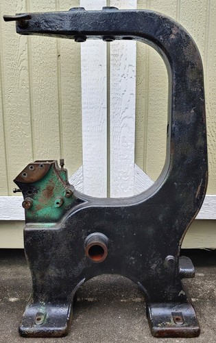 Antique Vintage Walker Turner Bandsaw Cast Iron Machine Frame Sound Condition