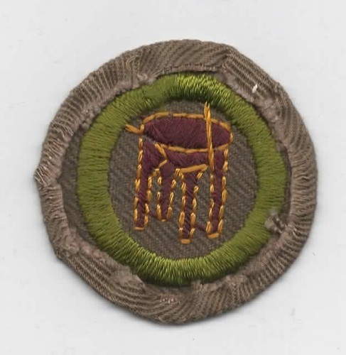 Woodwork Merit Badge, Type B Tan Wide Crimped (1934-35), Lt-Used - Picture 2 of 2