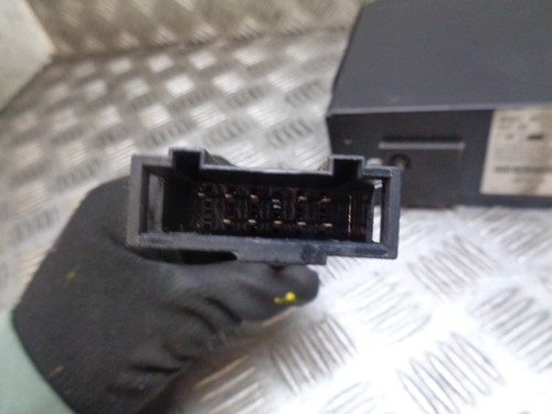 VOLKSWAGEN BEETLE 2000 MK2 2.0 PETROL CD CHANGER 1J5035107 - Picture 3 of 3