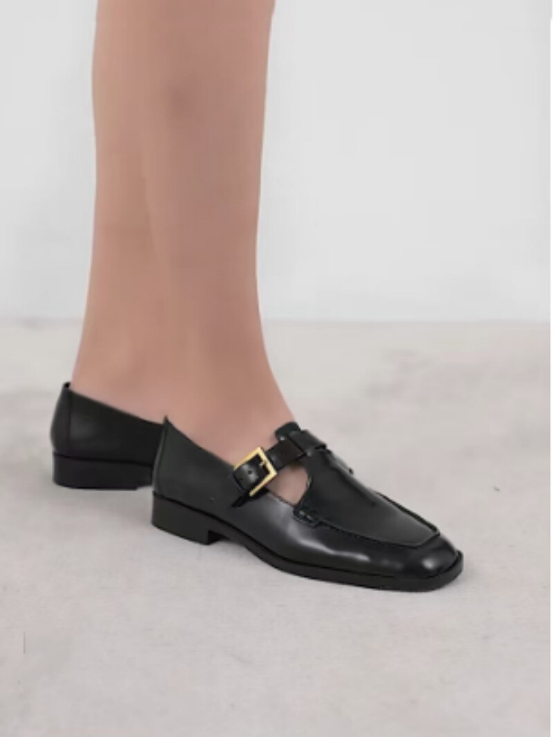 Massimo Dutti スクエアトウ ローファー Massimo Dutti Square-Toe Loafers - Black | Editorialist