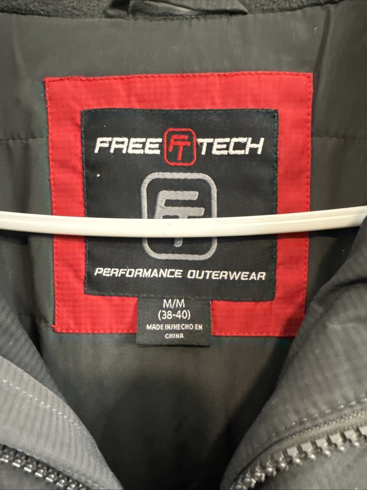 free tech jacket Medium - image 2