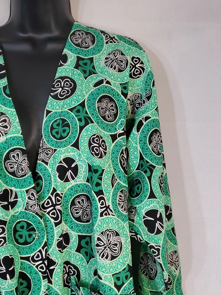 Tafford Women's Lucky Scrub Jacket/Coat Size Medium Snap Up With 2 Pockets. - Image 2 of 4