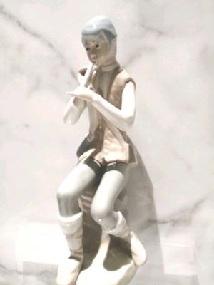 Vintage Porzellan Lladro Casades Figur Junge mit Flöte musikalisch sitzend