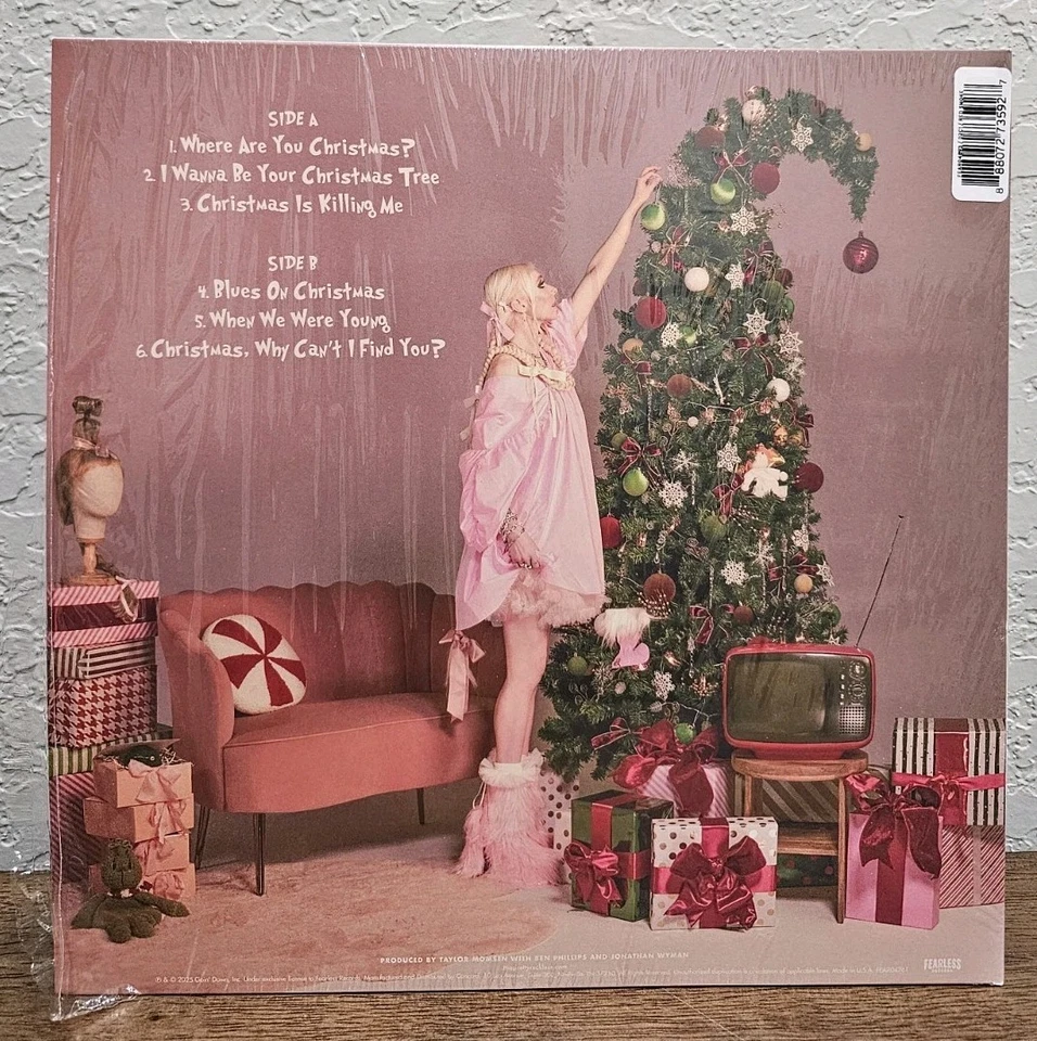 Taylor Momsen's THE PRETTY RECKLESS CHRISTMAS Red Vinyl SIGNED Insert - Image 3 of 4