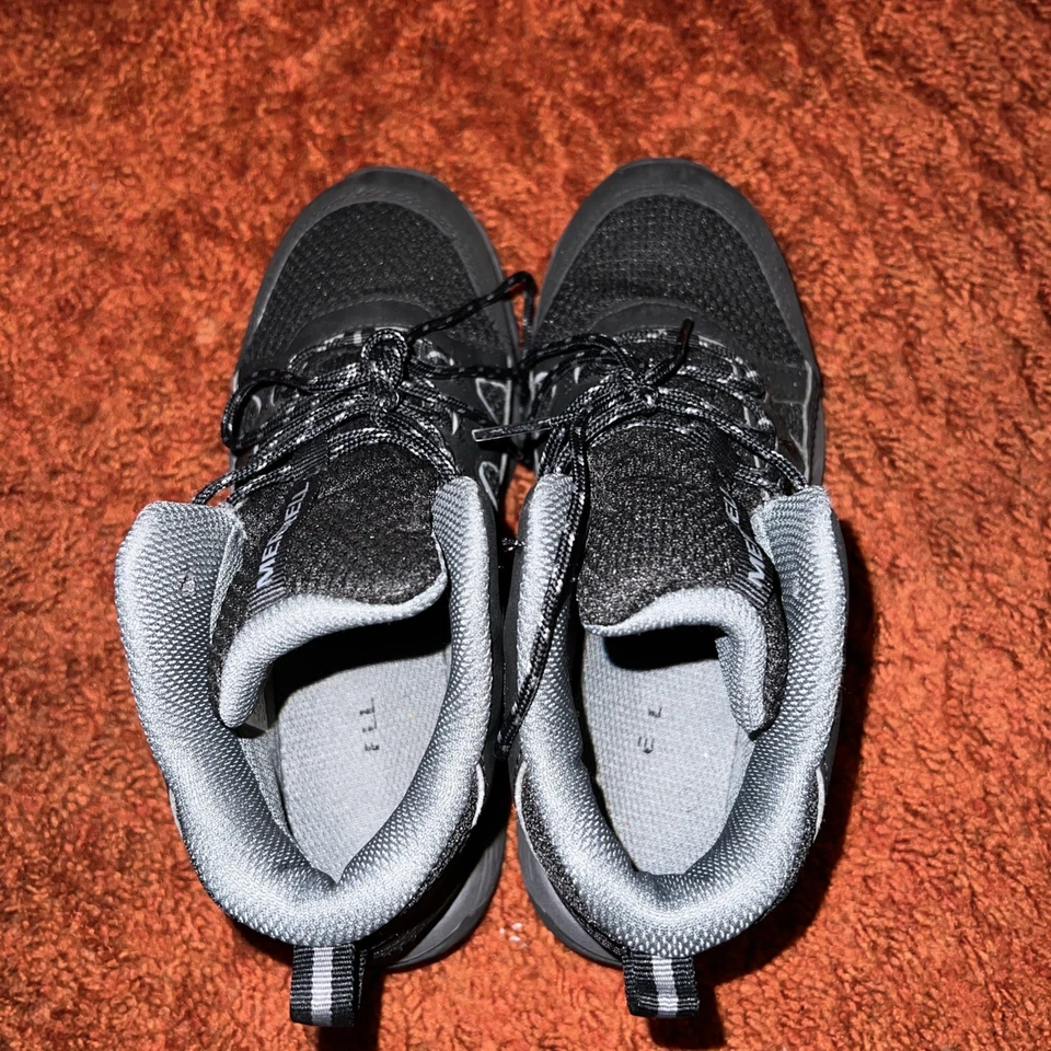 Bota de Senderismo Merrell Oakcreek Mid Lace Impermeable para Niños - Talla 2M Negra + Gris Foto 2 de 4