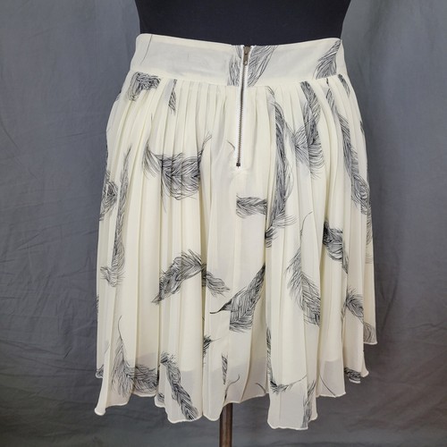 For Cynthia Creme Colored Lined Feather Print Half Zip Short Skirt Size L - Picture 5 of 9
