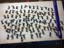 Medieval Toy Knights 1  Plastic Soldiers Unbranded Lot of Over 90 Figures.
