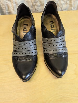 FIDJI Black & Pewter LEATHER Slip-on PUMPS Portugal Size 7-7.5 US/37 EUR Retro