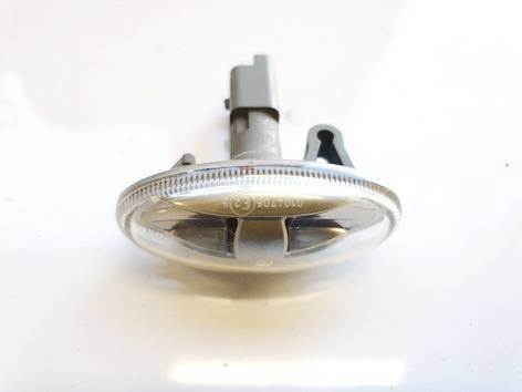 Peugeot Partner 2018 Clear Side Repeaters - FRONT RIGHT 9680057480 #2829503-38