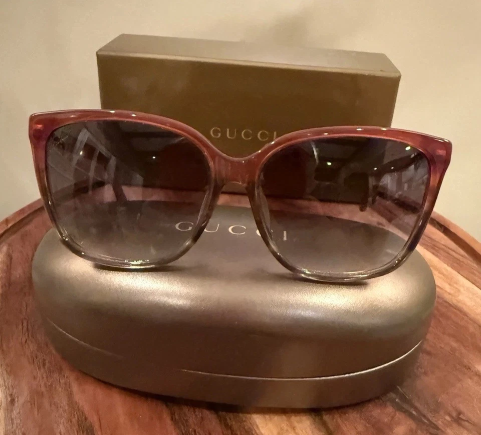 GUCCI 太阳镜型号 GG3522 F/S 红色和珍珠带盒 — 第 3/4 张图片