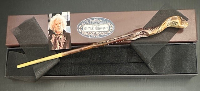 Varita de Garrick Ollivander 14", MADERA REAL, Harry Potter, Mundo Mágico Hogwarts