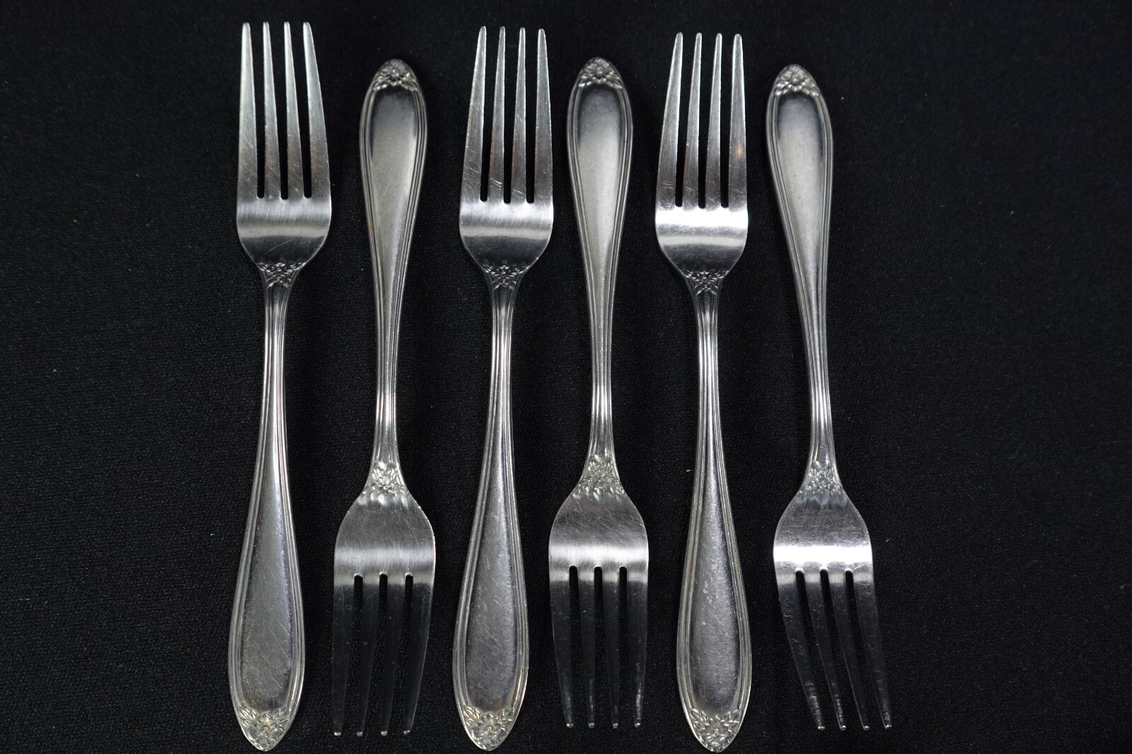 28 Pieces 'Fleurette' Pattern Flatware By Home Concepts Japan Stainless