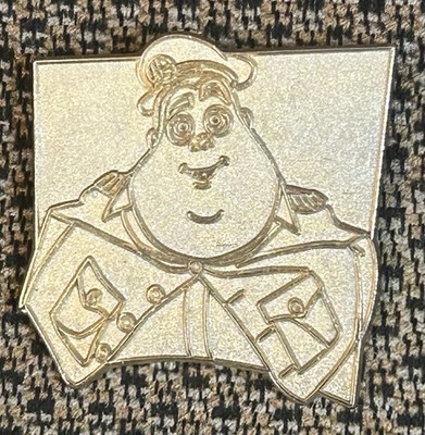 Disney PT52 Mystery Set Captain B. McCrea Gold Chaser Pin Wall-E Axiom LR 2010