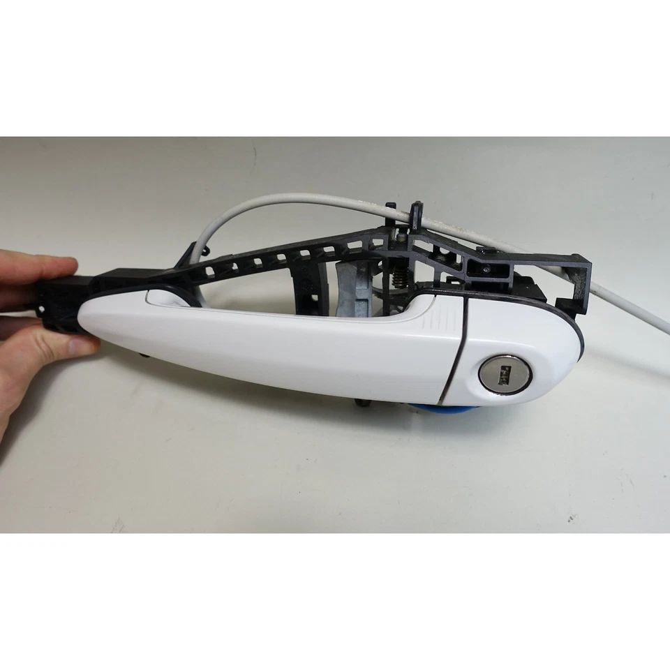 Левая наружная дверная ручка 14-20 BMW F32 4-Series F82 F33 2dr белая от оригинального производителя - Изображение 2 из 4