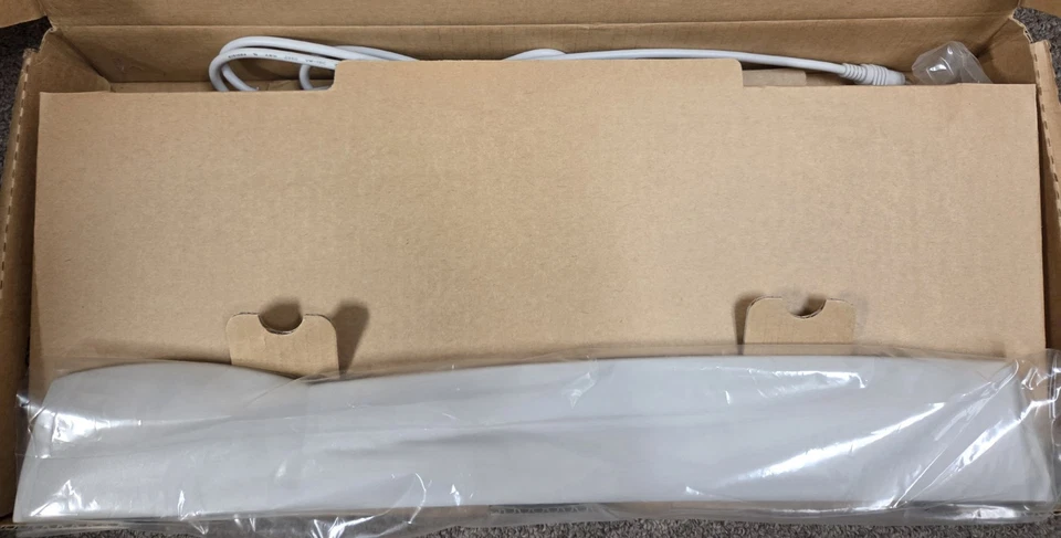 Toshiba KB-9805 PS/2 Multimedia 104 Keyboard, Beige Color, M000015270 - Image 3 of 3