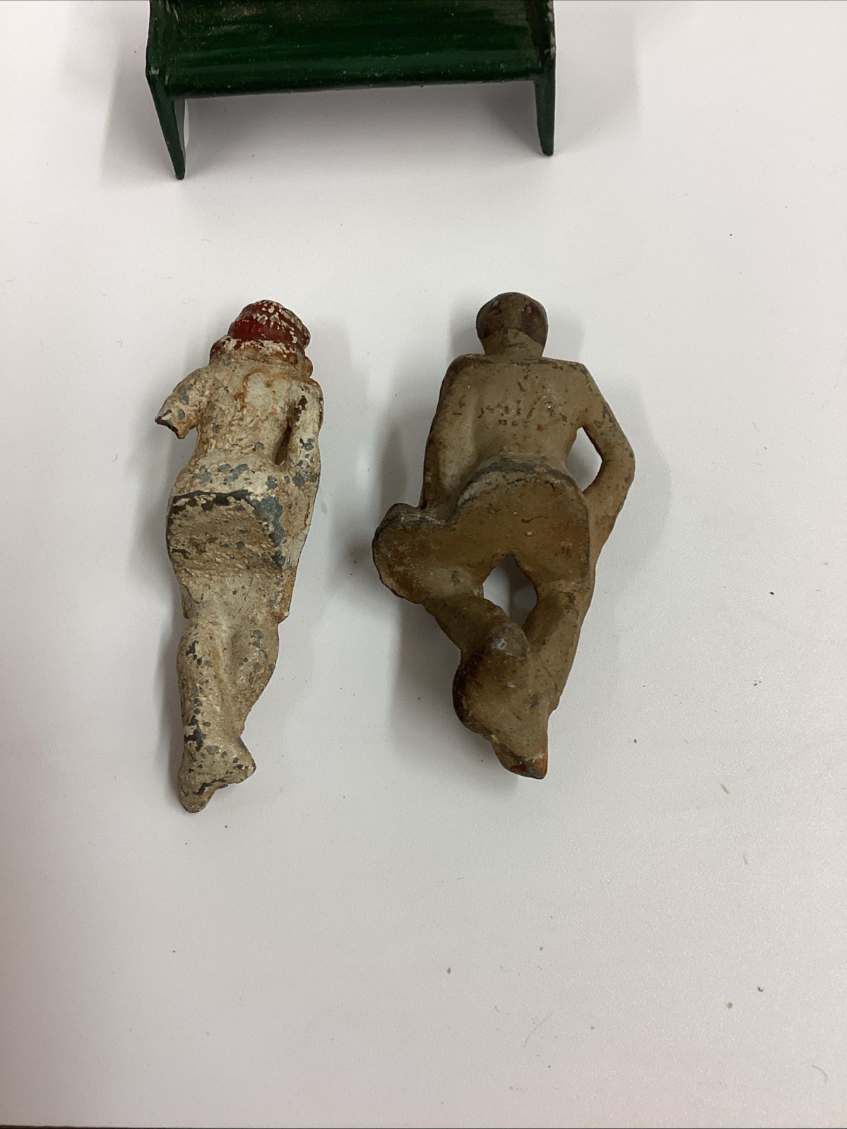 VTG OLD MANOIL BARCLAY LEAD SET MAN WOMAN FIGURES ON BENCH MINIATURE PAINTED USA