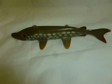 Vintage 6 Inch Plastic Ice King Northern Pike Ice Spearing Decoy  Lot N-328