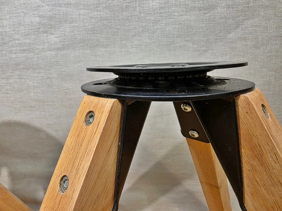 1 von 2 Stück Stuhlgestelle für Drehstuhl Holzbeine Metalleinlage - Bild 3 von 4