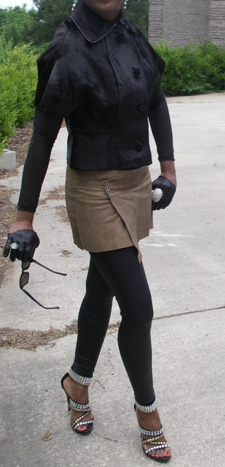 Cappotto in pelliccia pony nuovo senza etichette nuovo elegante alta moda vitello nero mantello passeggino S 4