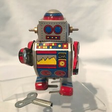 Wind Up Robot Metal comes with Key 3 1/4" Collectible Retro Mechanical 17.99